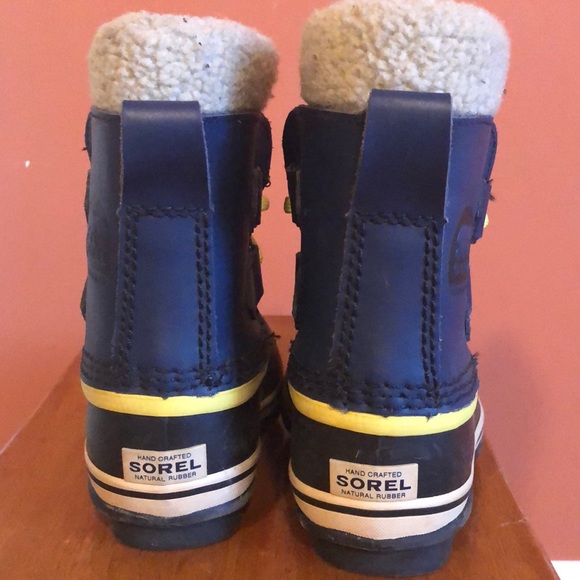 Kids Sorel!! - Picture 3 of 6
